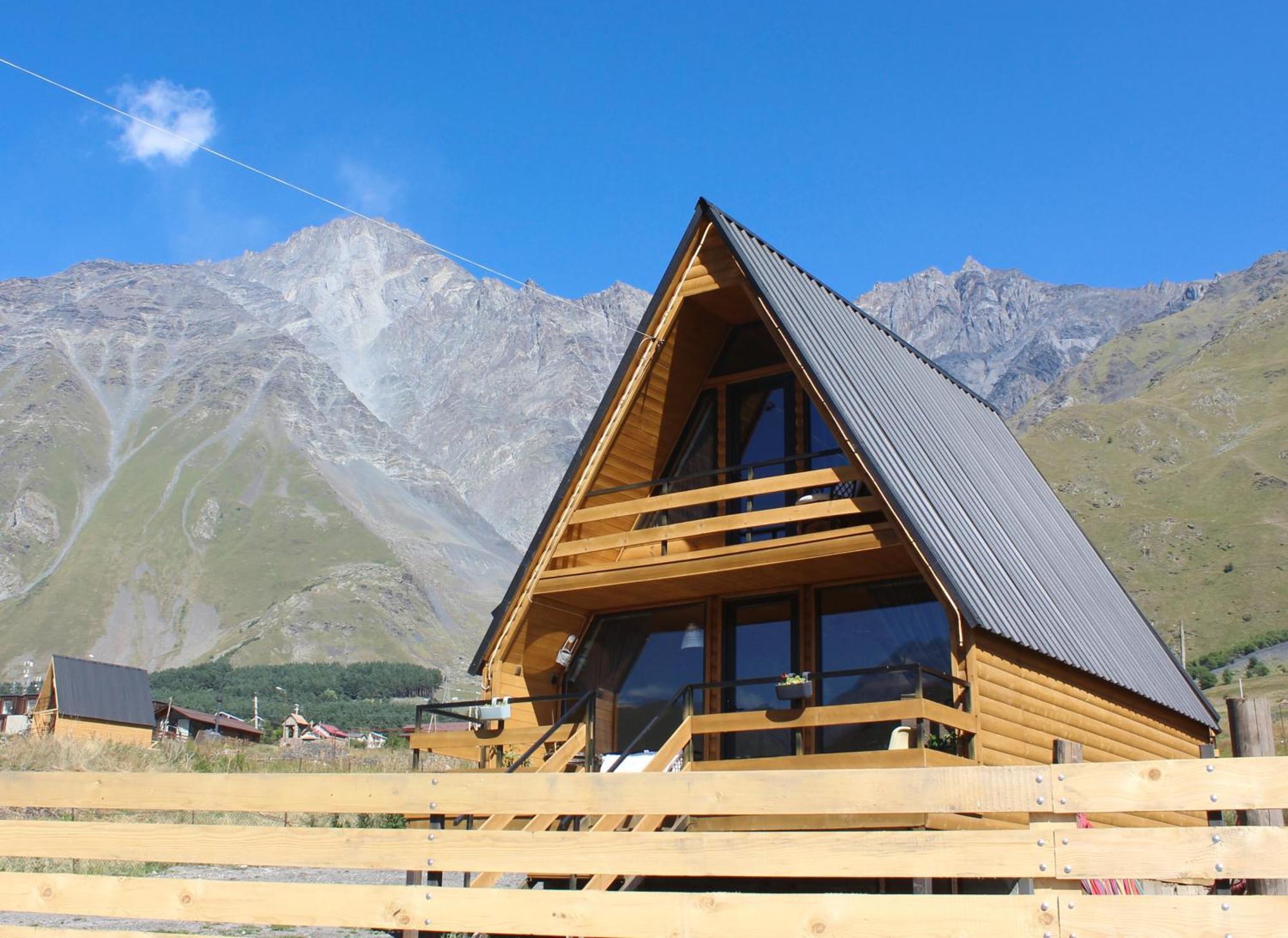 Kazbegi Folk Apartment ภายนอก รูปภาพ