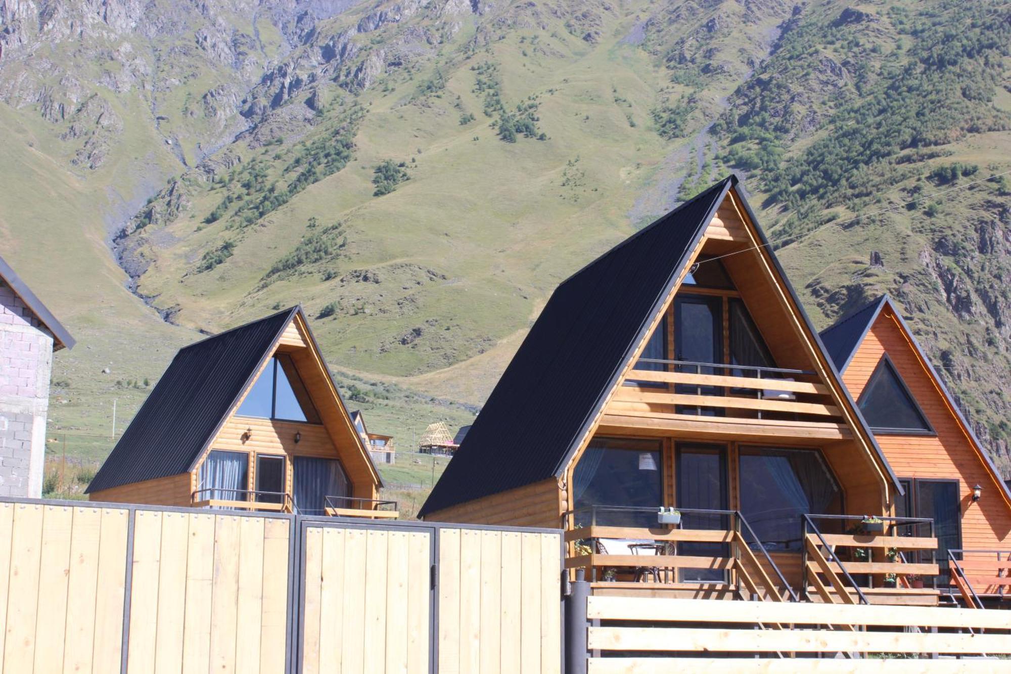 Kazbegi Folk Apartment ภายนอก รูปภาพ