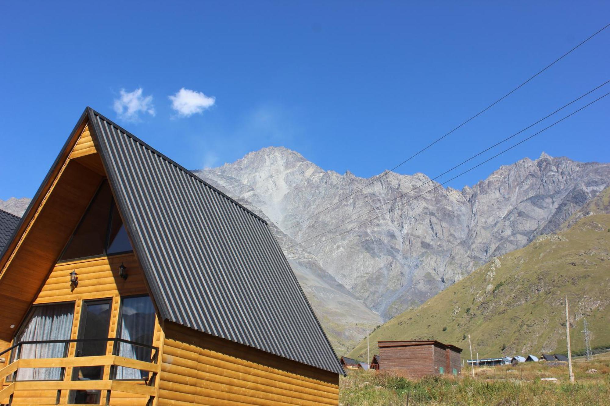 Kazbegi Folk Apartment ภายนอก รูปภาพ