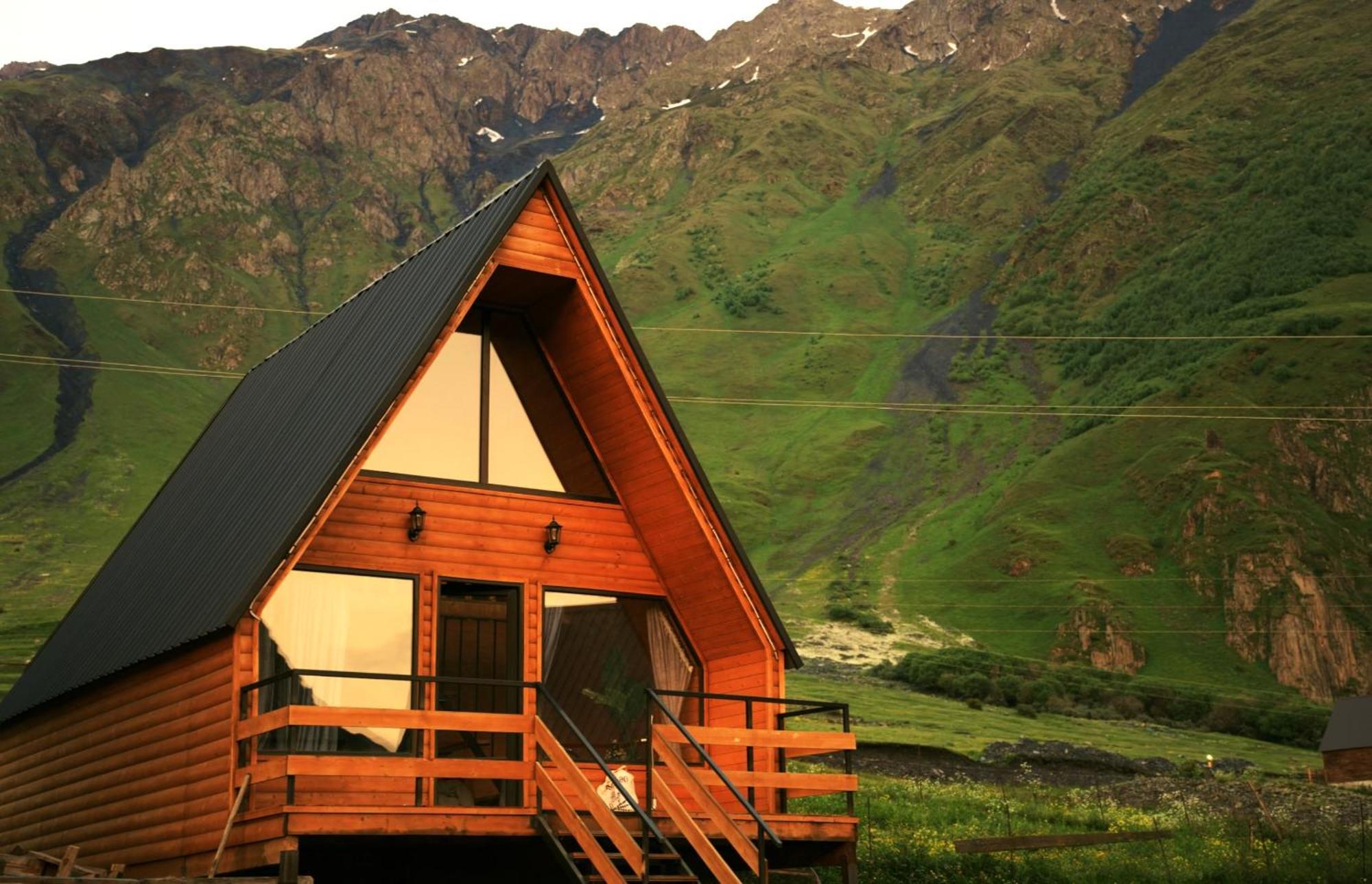 Kazbegi Folk Apartment ภายนอก รูปภาพ