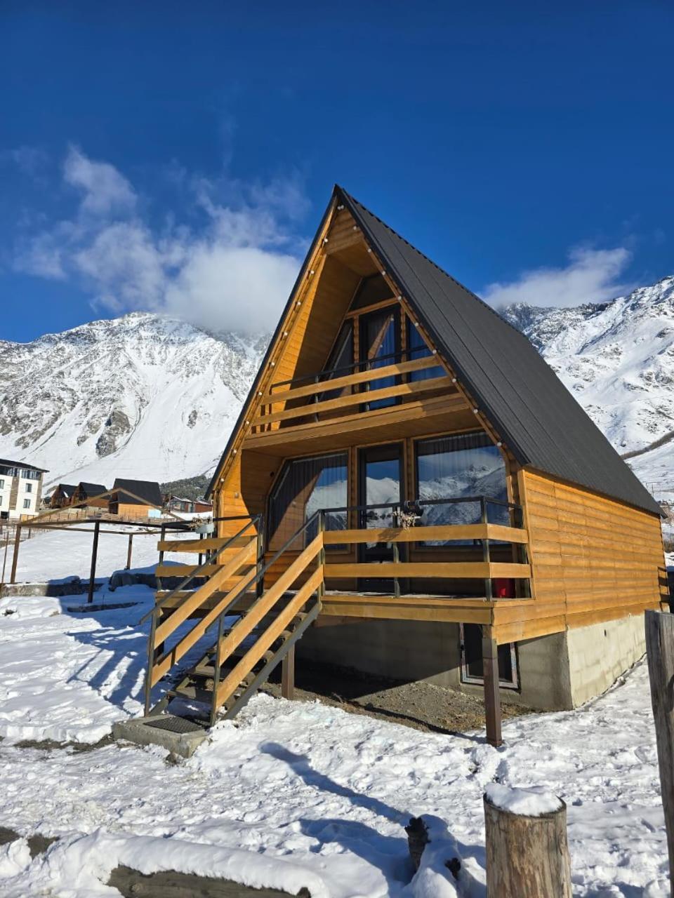 Kazbegi Folk Apartment ภายนอก รูปภาพ