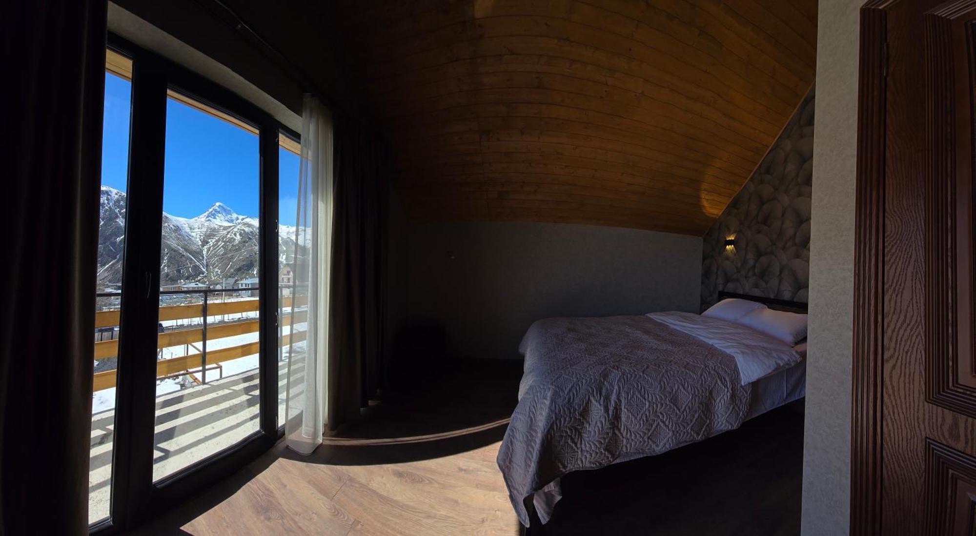 Kazbegi Folk Apartment ภายนอก รูปภาพ
