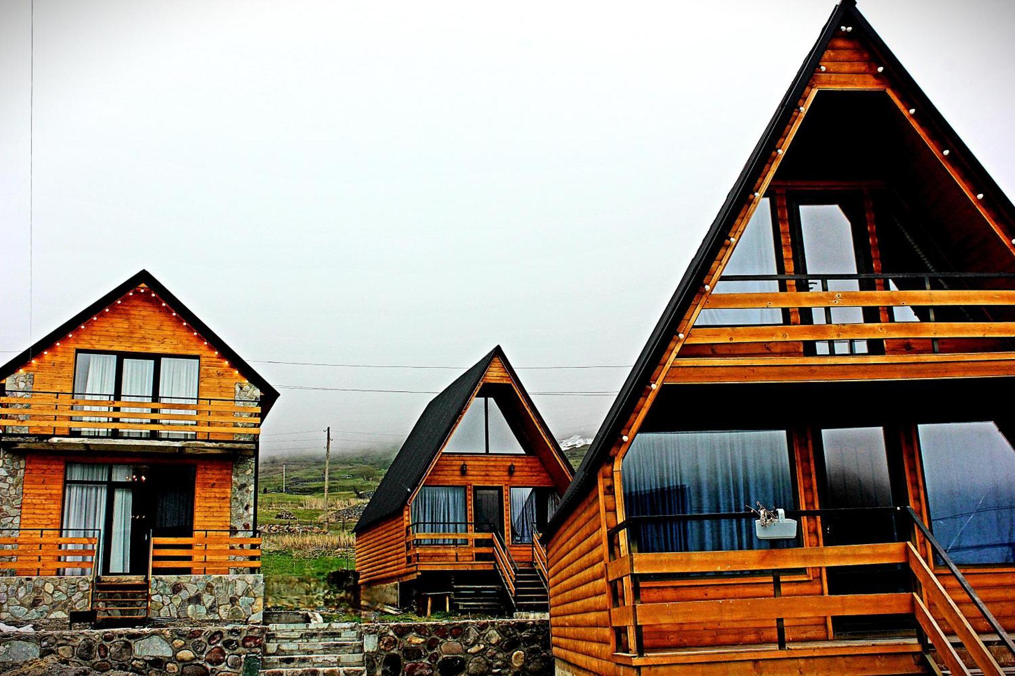 Kazbegi Folk Apartment ภายนอก รูปภาพ
